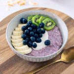 Pink quinoa overnight oats with delicious toppings